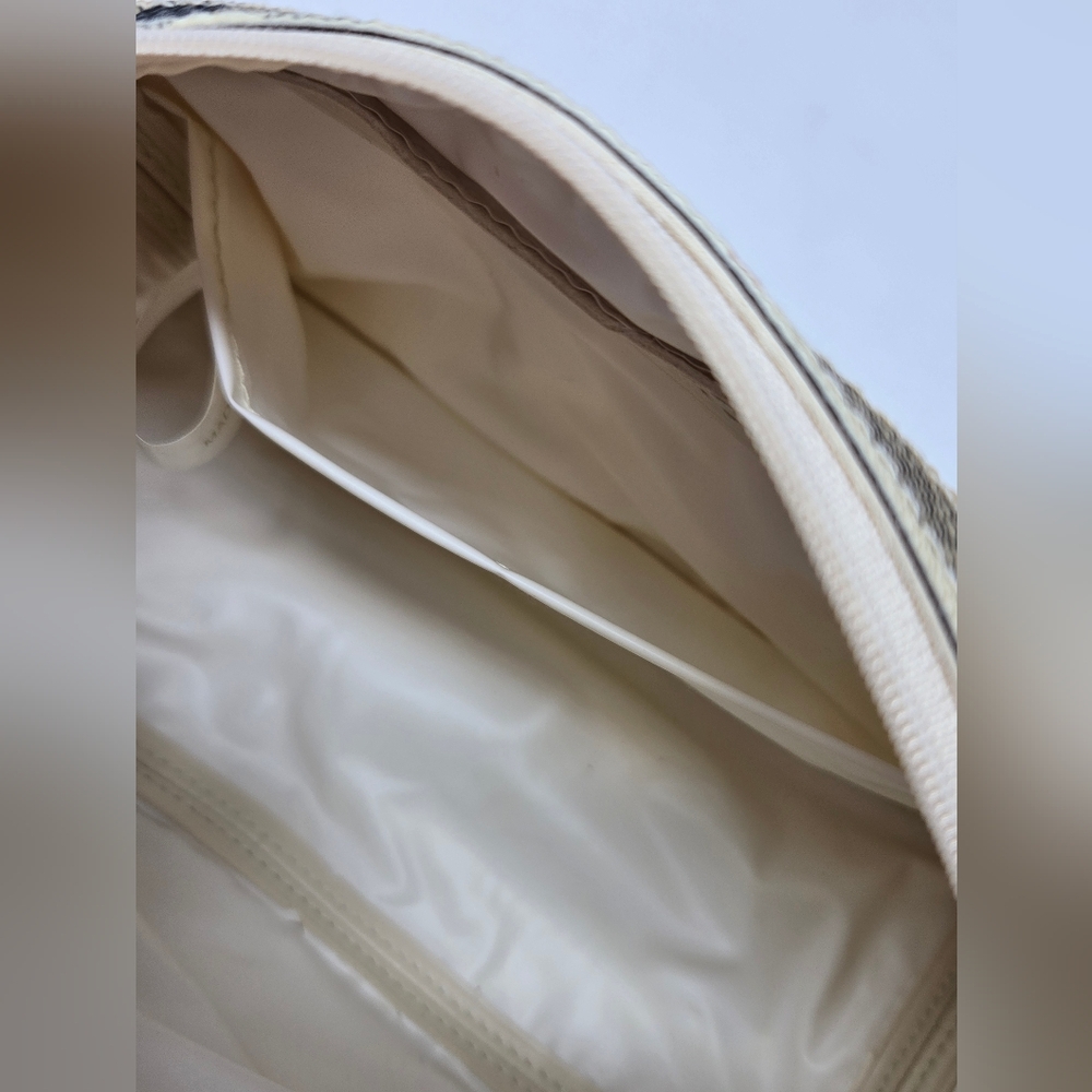 NWT BURBERRY FRAGRANCE TRAVEL POUCH CREAM NOVA CHECK PLAID COSMETIC MAKEUP CASE - Picture 12 of 14